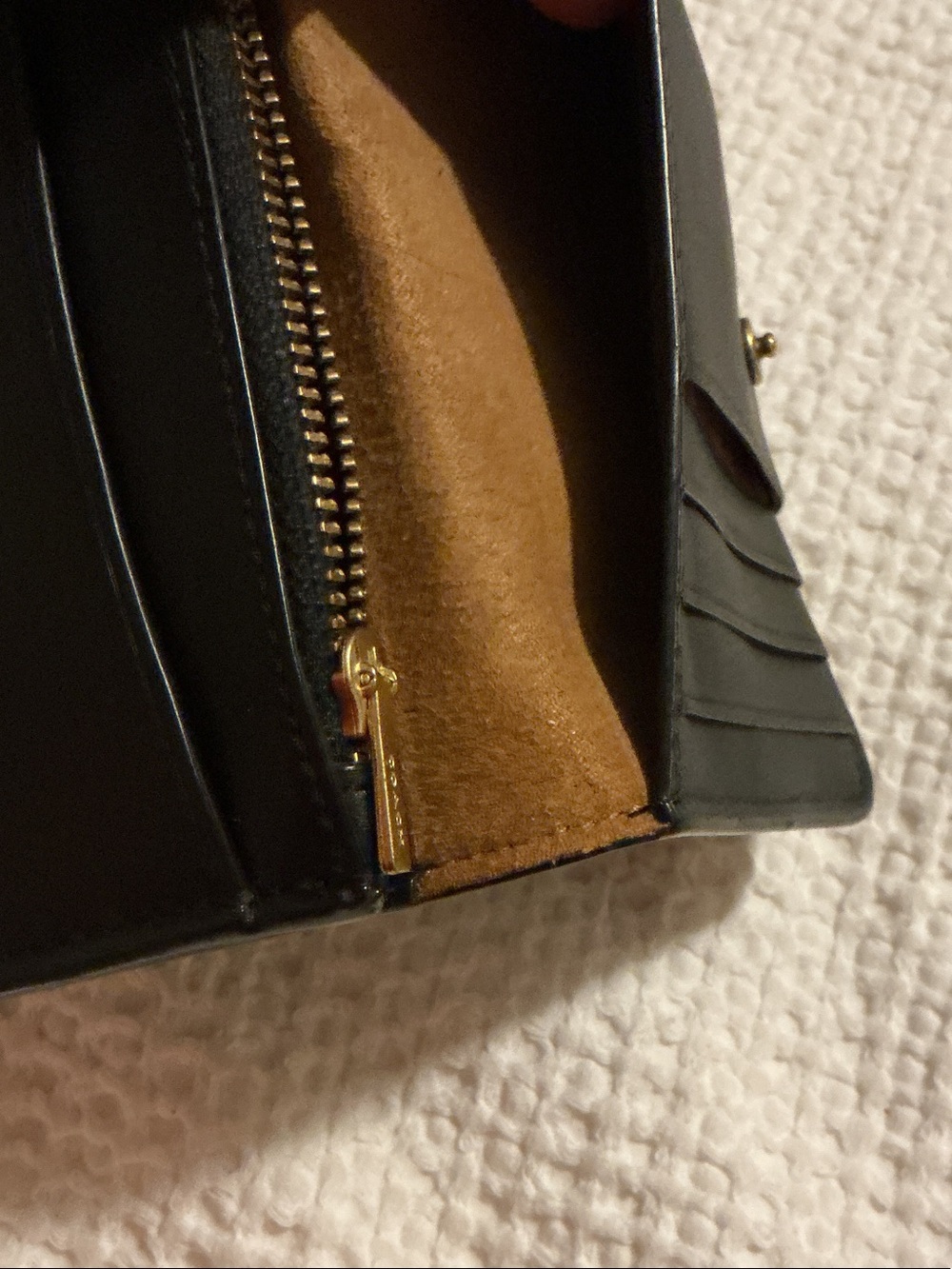 Coach Black Leather Rssential Wallet with Gold 'C' Logo - Picture 9 of 13